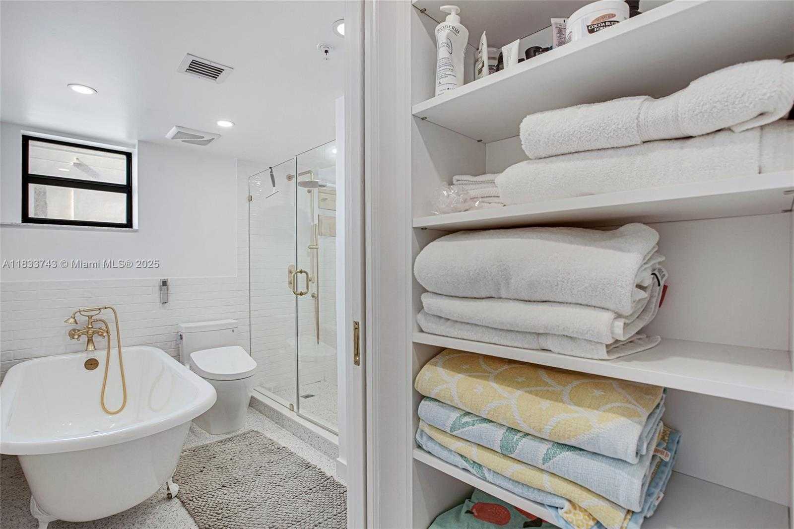 Small Image of 1621 COLLINS AVE #504C, Miami Beach Number 11