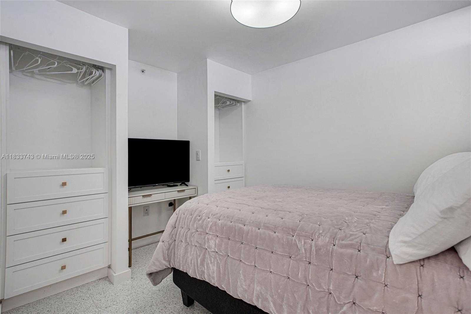 Small Image of 1621 COLLINS AVE #504C, Miami Beach Number 14
