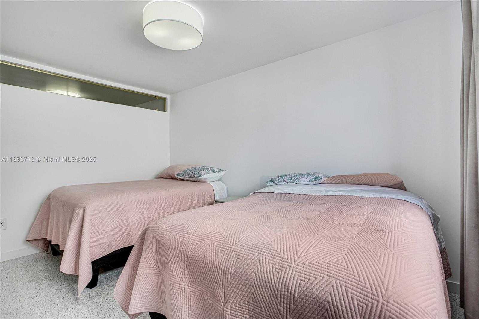 Small Image of 1621 COLLINS AVE #504C, Miami Beach Number 16