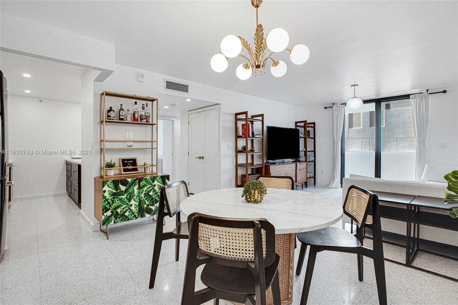 Small Image of 1621 COLLINS AVE #504C, Miami Beach Number 4