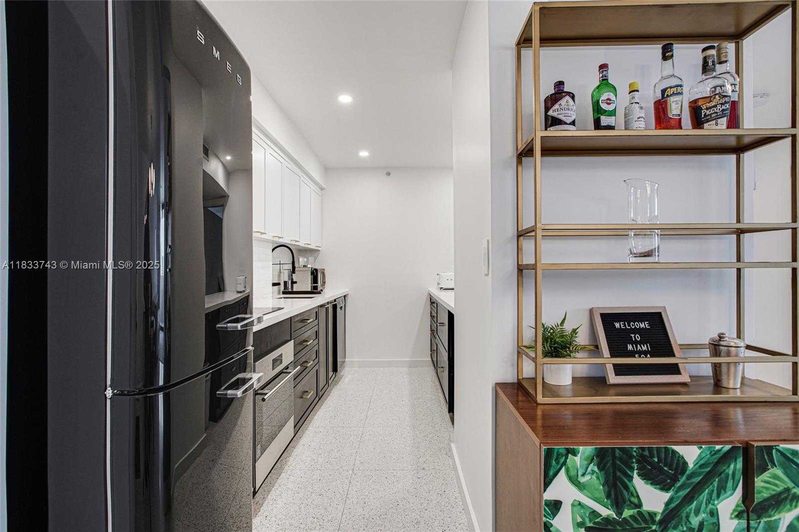 Small Image of 1621 COLLINS AVE #504C, Miami Beach Number 6