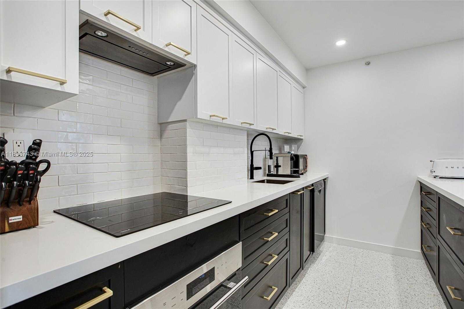 Small Image of 1621 COLLINS AVE #504C, Miami Beach Number 7