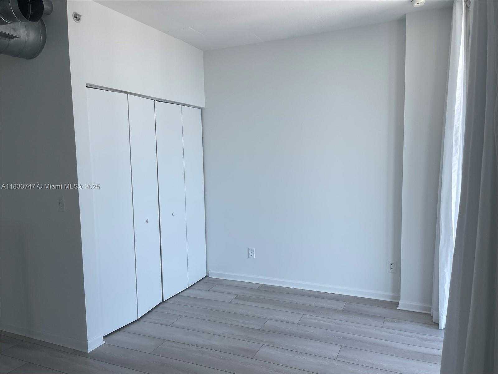 Small Image of 690 SW 1 CT #PHII 19, Miami Number 15