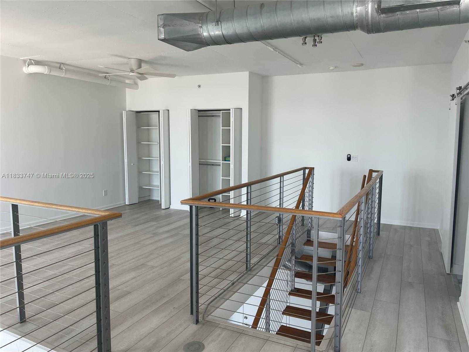 Small Image of 690 SW 1 CT #PHII 19, Miami Number 26