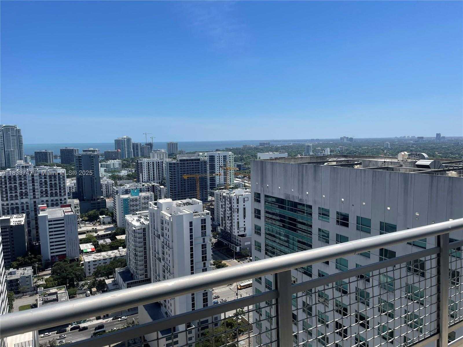 Small Image of 690 SW 1 CT #PHII 19, Miami Number 29