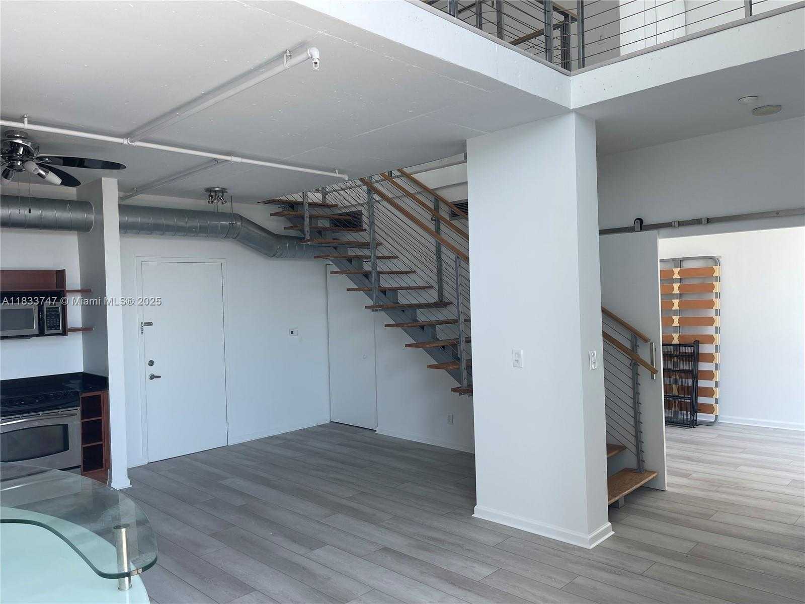 Small Image of 690 SW 1 CT #PHII 19, Miami Number 3