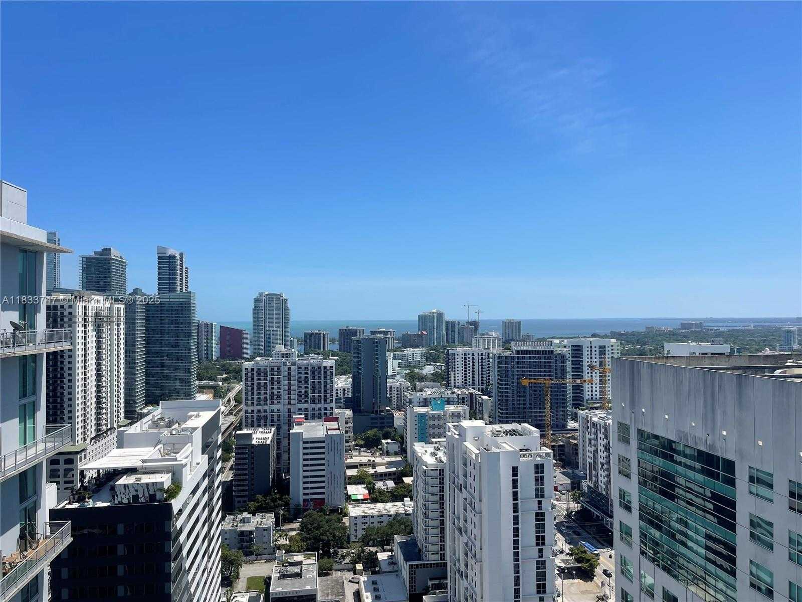 Small Image of 690 SW 1 CT #PHII 19, Miami Number 31
