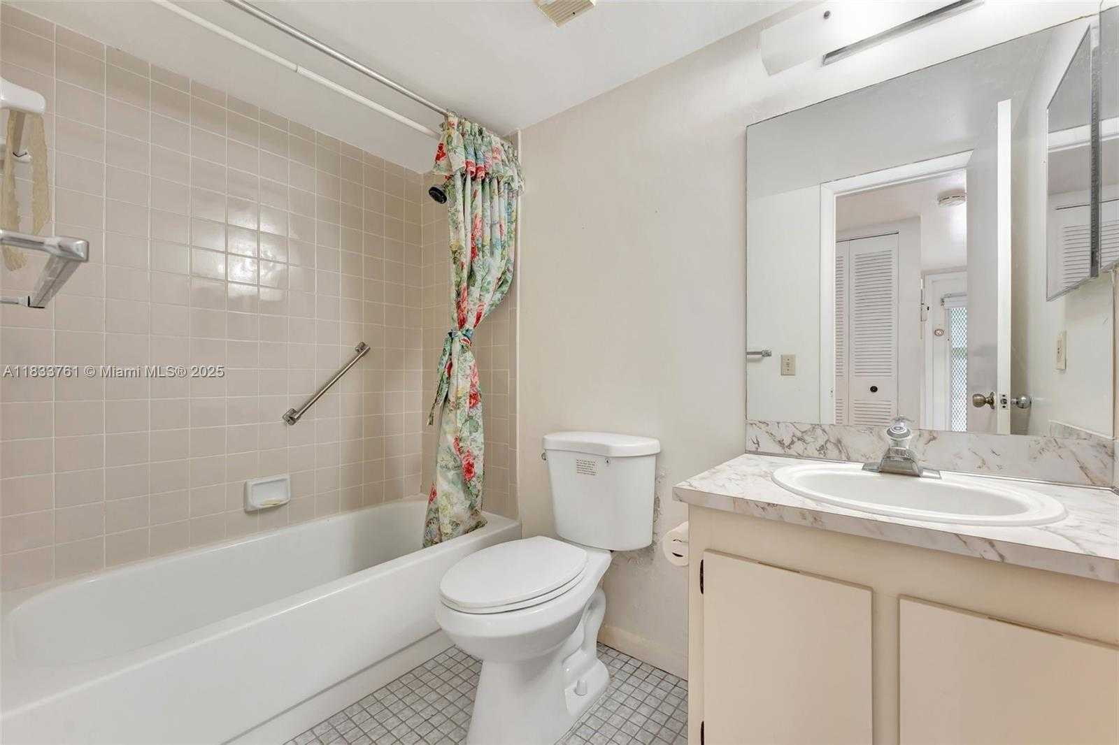 Small Image of 10304 SUNRISE LAKES BLVD #209, Sunrise Number 22