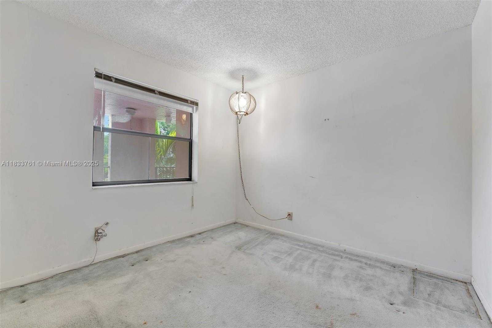 Small Image of 10304 SUNRISE LAKES BLVD #209, Sunrise Number 24