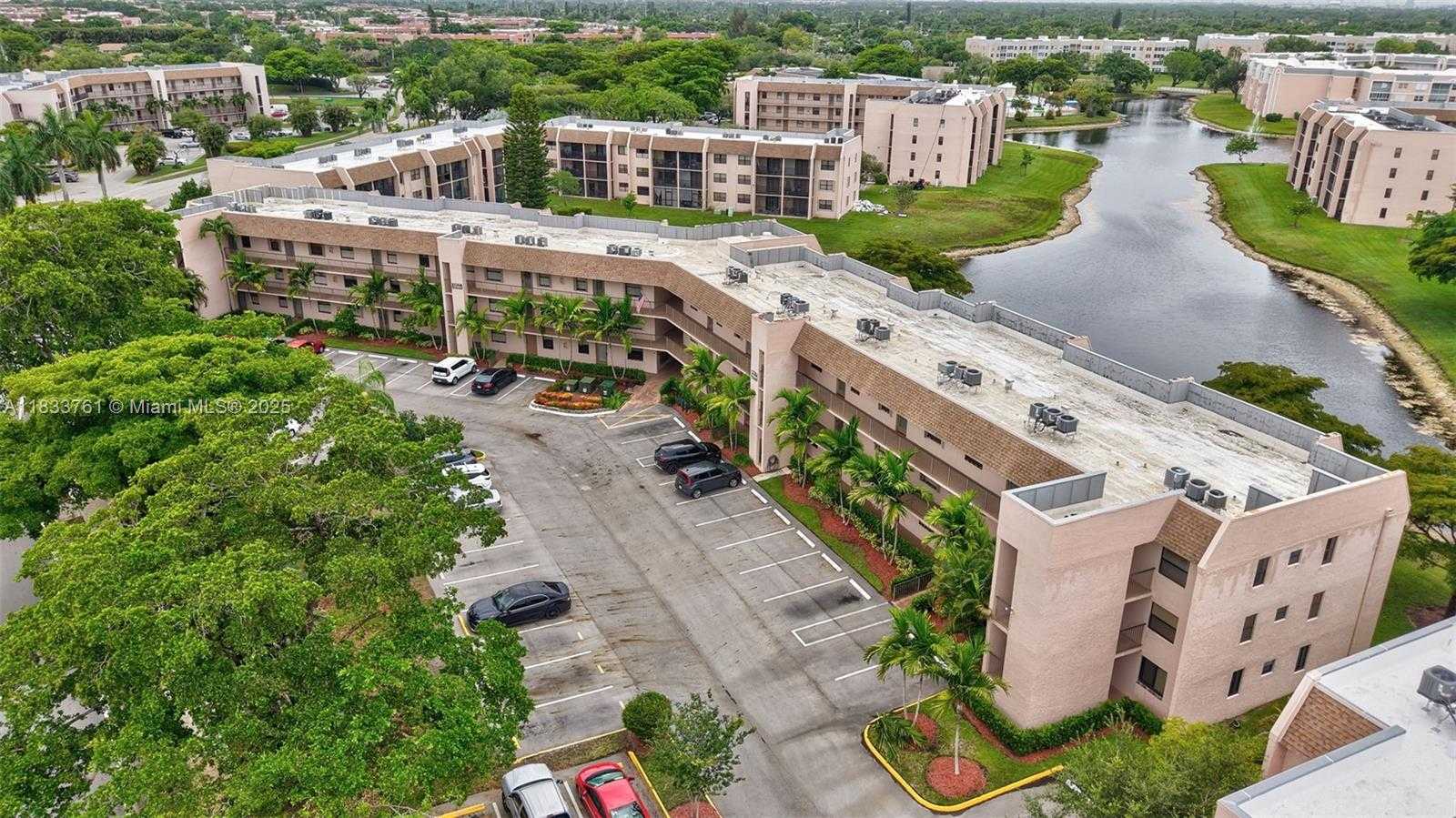 Small Image of 10304 SUNRISE LAKES BLVD #209, Sunrise Number 28