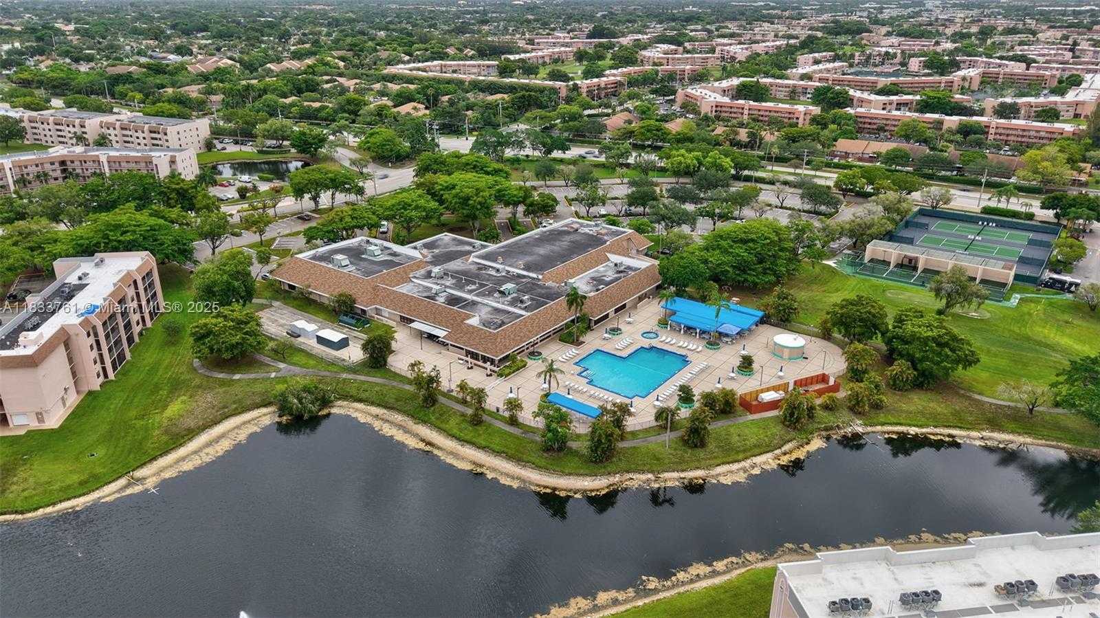 Small Image of 10304 SUNRISE LAKES BLVD #209, Sunrise Number 40