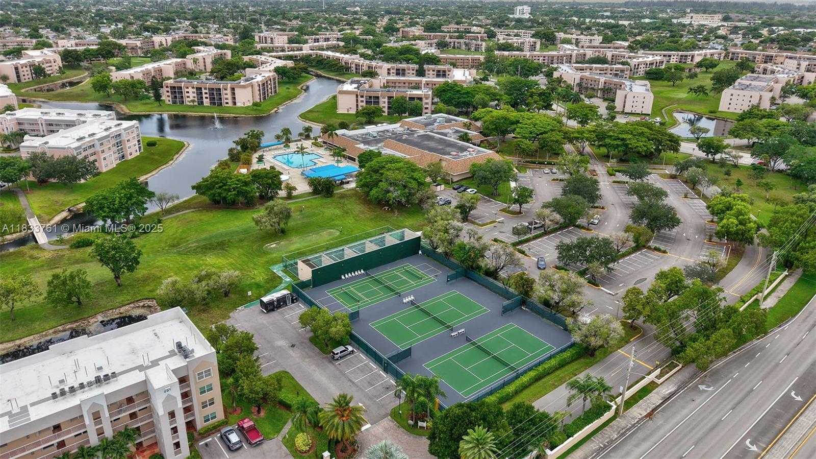 Small Image of 10304 SUNRISE LAKES BLVD #209, Sunrise Number 42