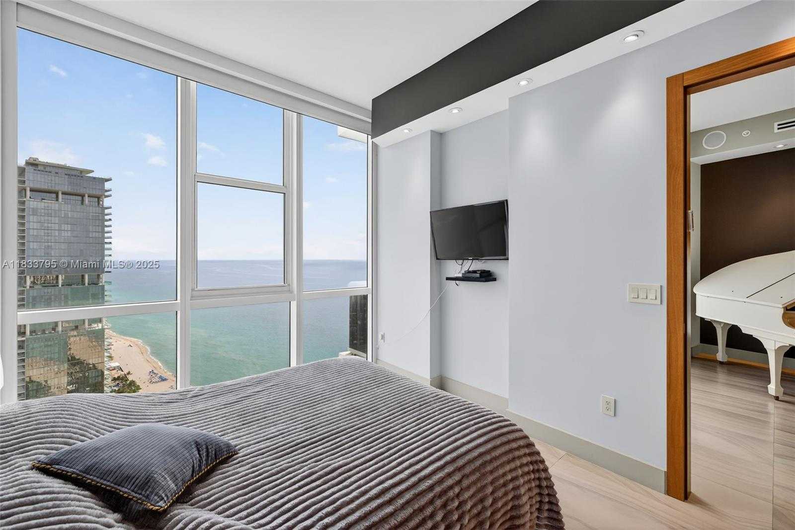 Small Image of 18201 COLLINS AVE #TS2 & TS3, Sunny Isles Beach Number 35