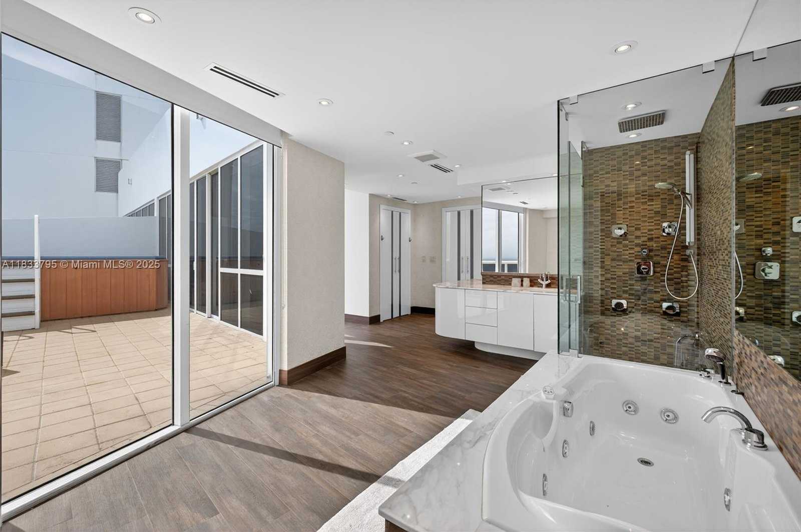 Small Image of 18201 COLLINS AVE #TS2 & TS3, Sunny Isles Beach Number 47
