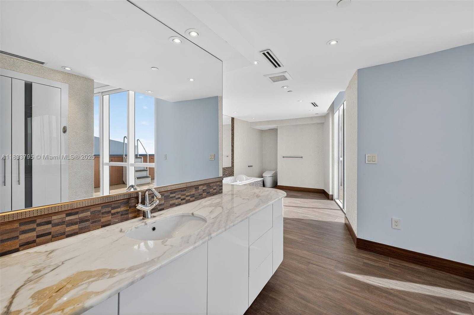 Small Image of 18201 COLLINS AVE #TS2 & TS3, Sunny Isles Beach Number 48