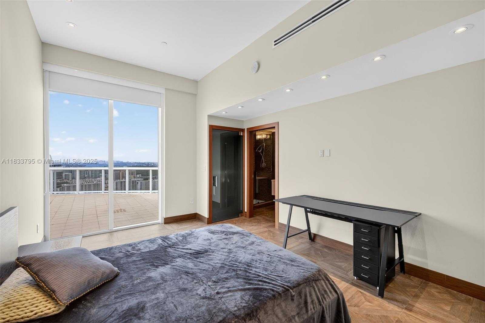 Small Image of 18201 COLLINS AVE #TS2 & TS3, Sunny Isles Beach Number 61