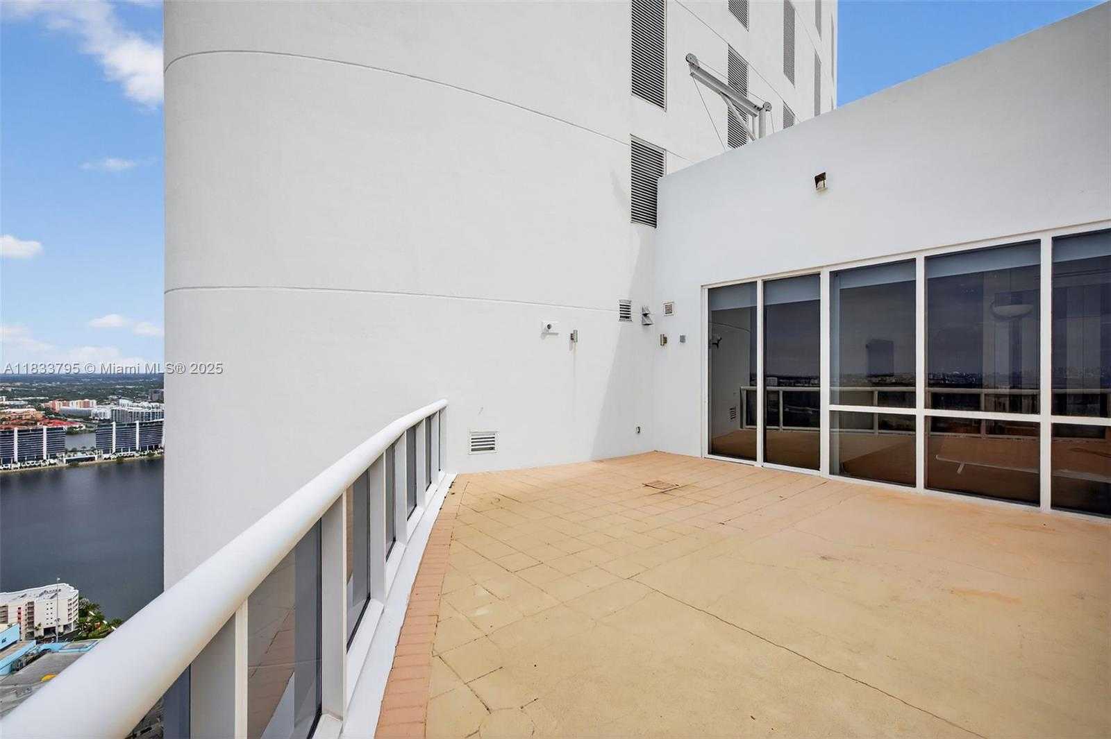 Small Image of 18201 COLLINS AVE #TS2 & TS3, Sunny Isles Beach Number 67