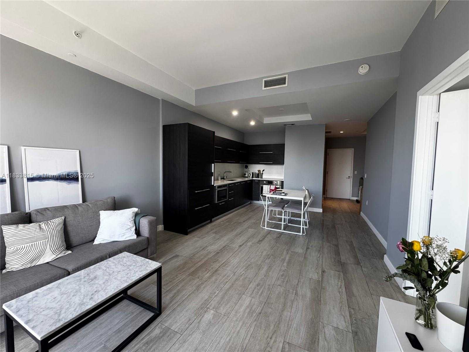 Small Image of 45 SOUTH WEST 9TH ST #4405, Miami Number 23