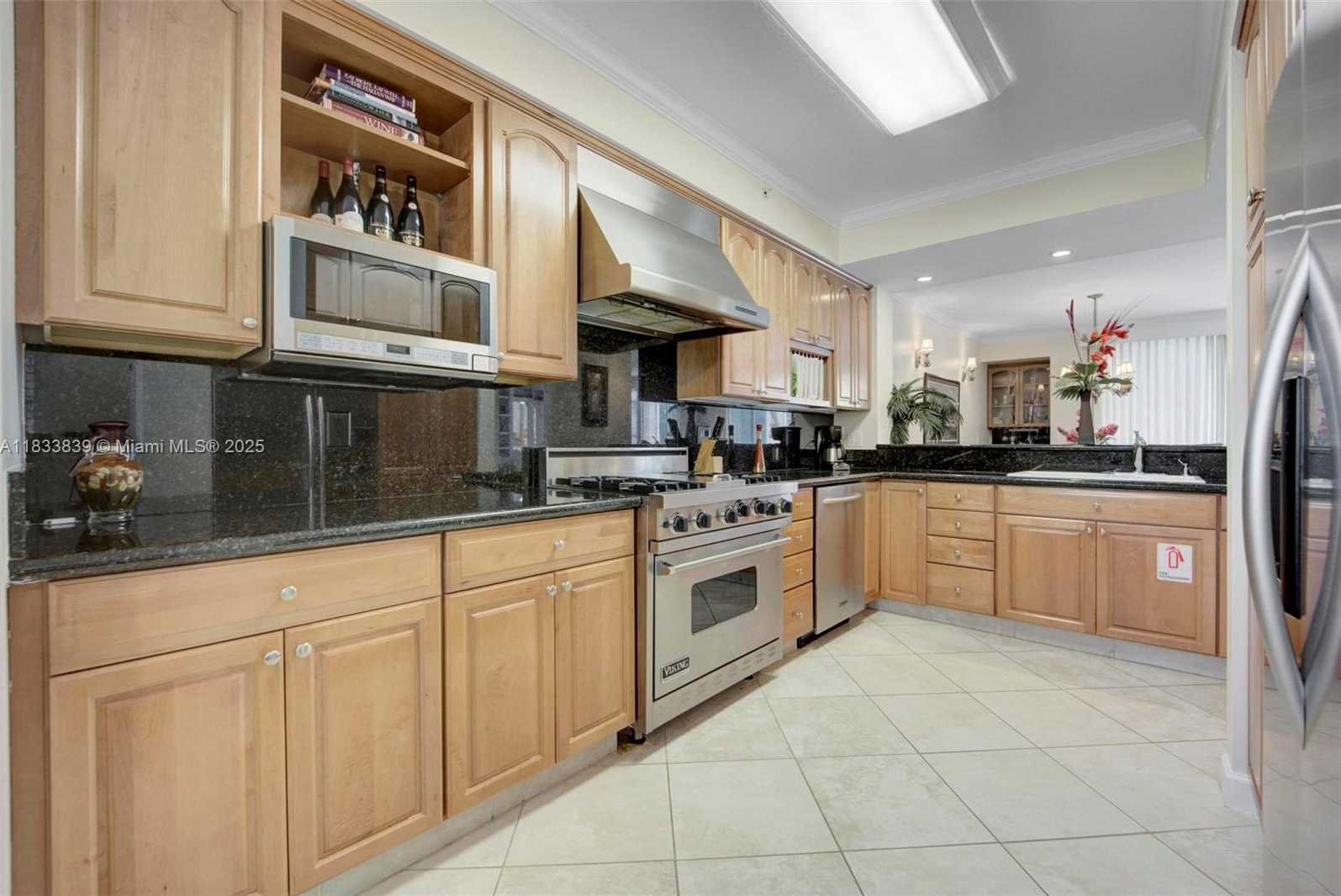 Small Image of 101 GULFVIEW DR #116, Islamorada Number 2