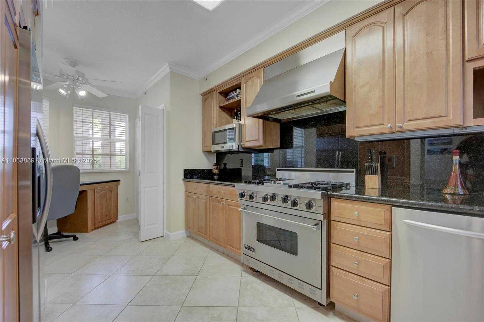 Small Image of 101 GULFVIEW DR #116, Islamorada Number 4