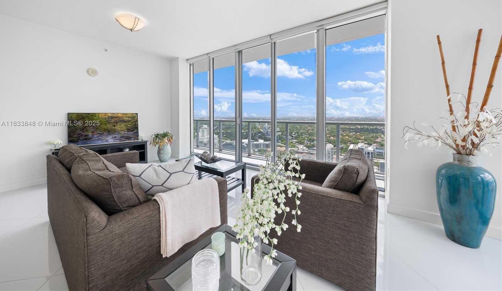 Small Image of 79 SOUTH WEST 12TH ST #3812S, Miami Number 7