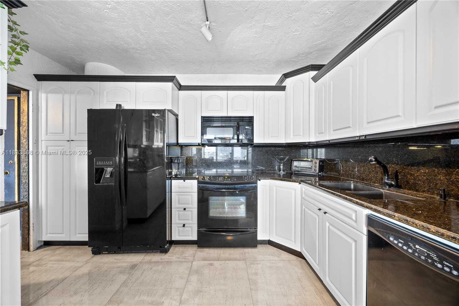 Small Image of 900 BAY DR #624, Miami Beach Number 5