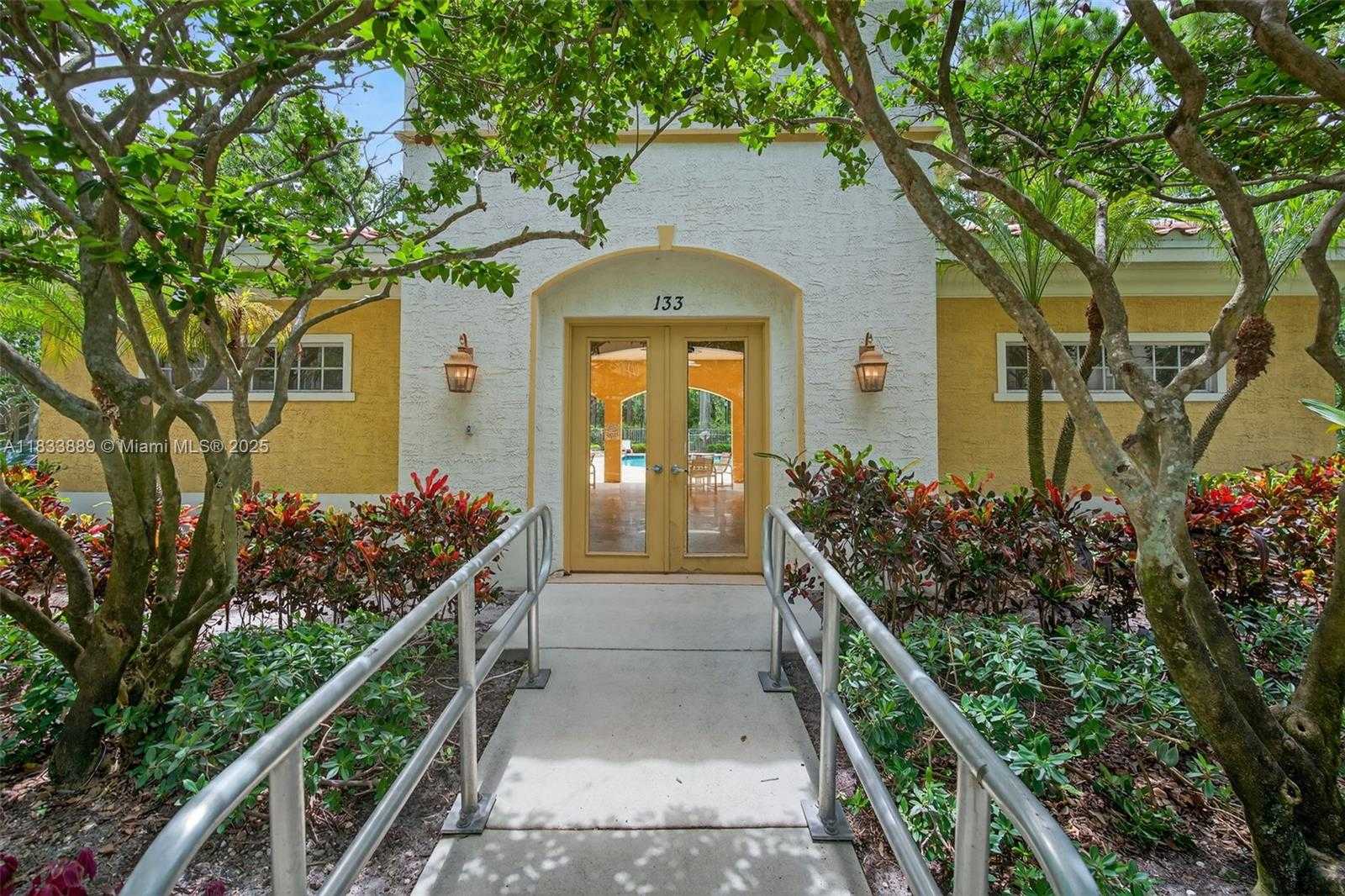 Small Image of 153 APALACHEE LN, Jupiter Number 43