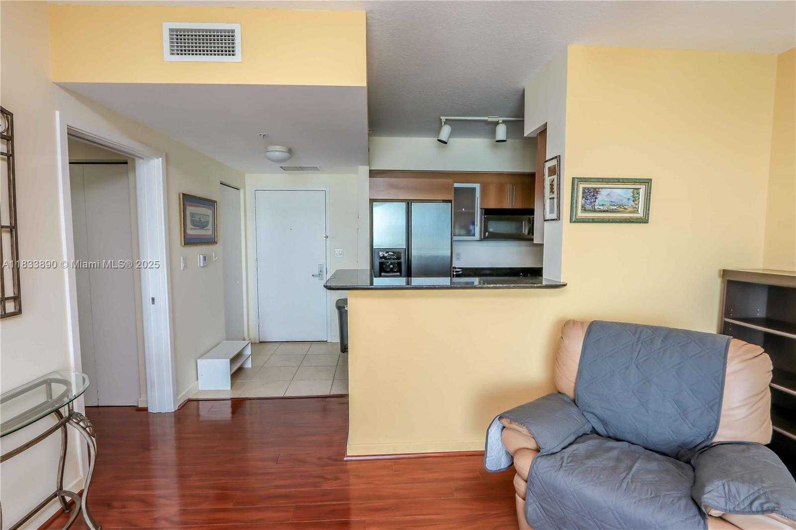 Small Image of 325 SOUTH BISCAYNE BLVD #3918, Miami Number 10
