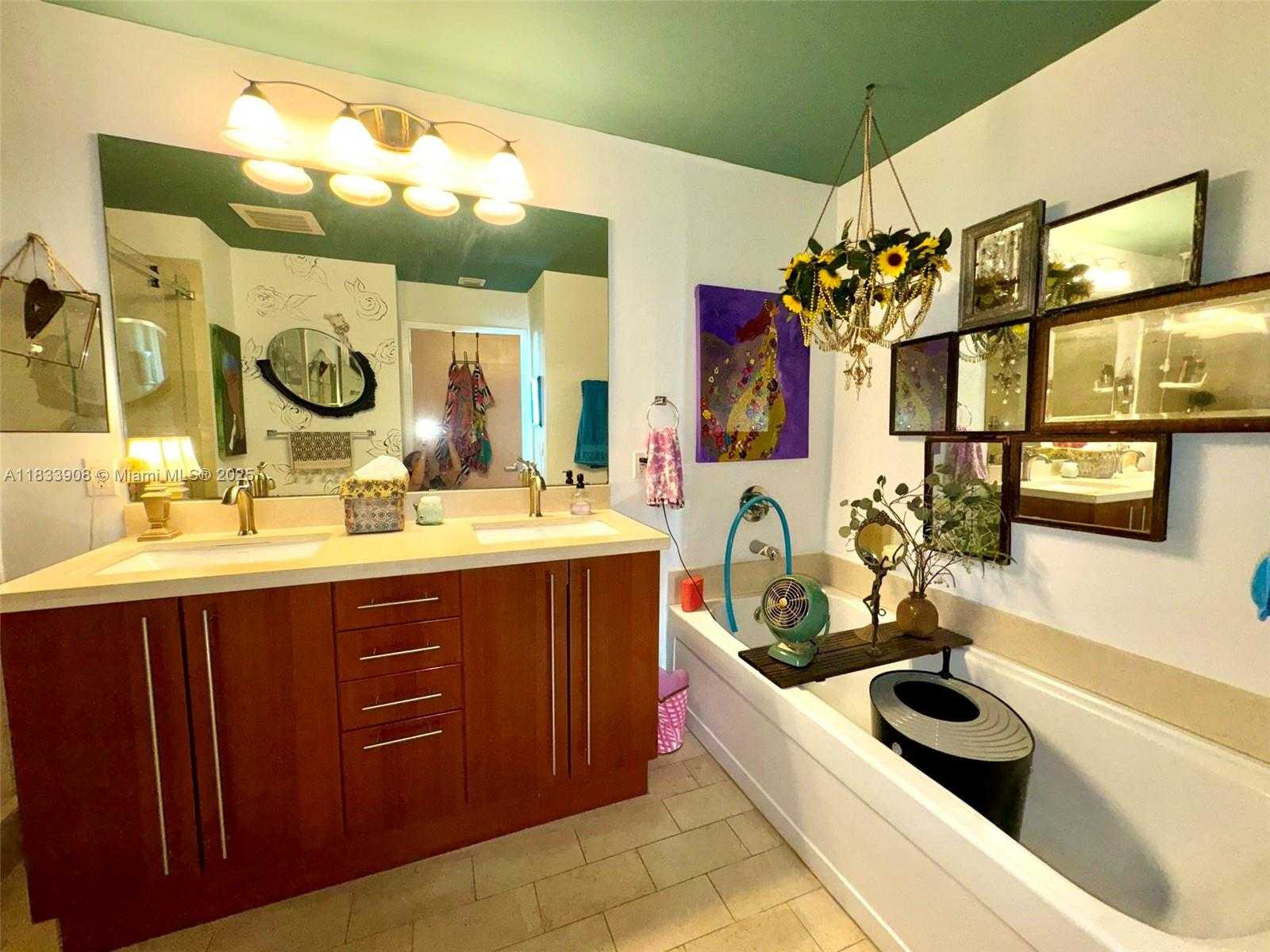 Small Image of 79 SOUTH WEST 12TH ST #3904S, Miami Number 13