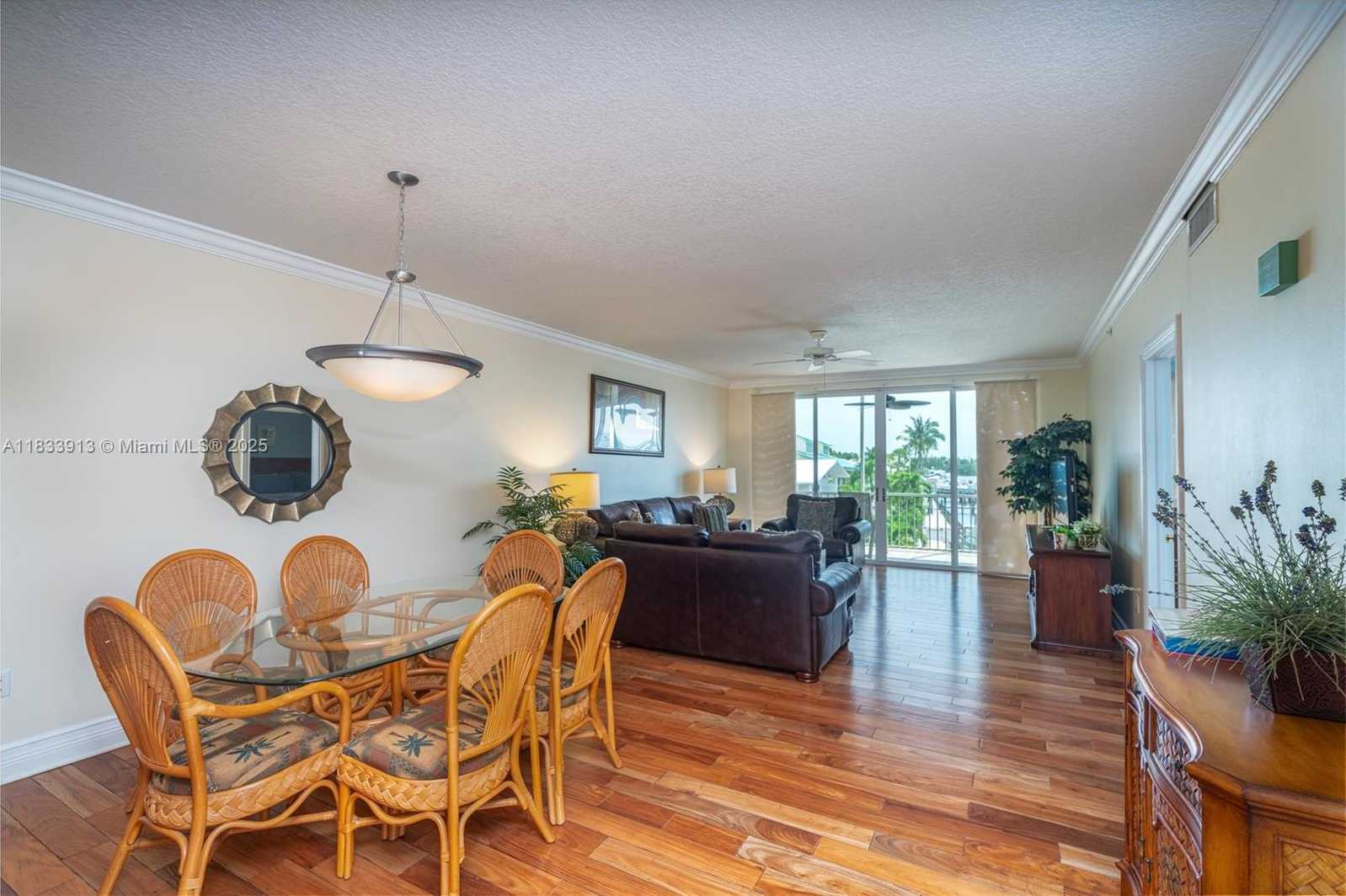 Small Image of 101 GULFVIEW DR #202, Key Colony Number 13