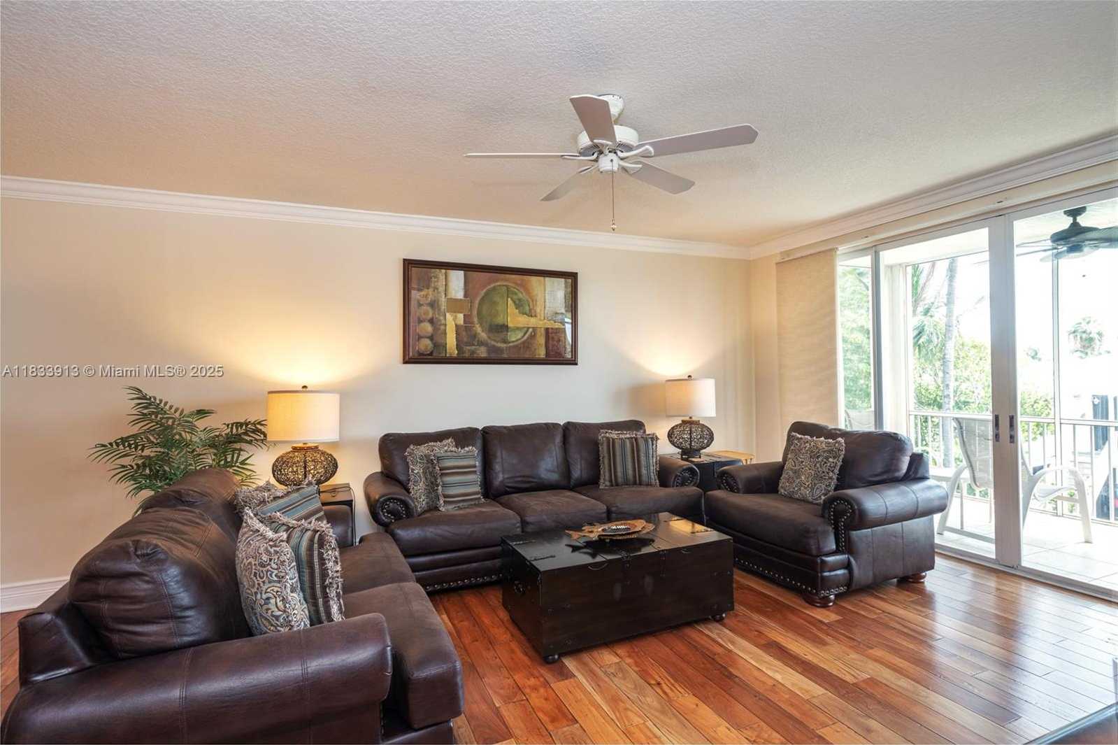 Small Image of 101 GULFVIEW DR #202, Key Colony Number 16