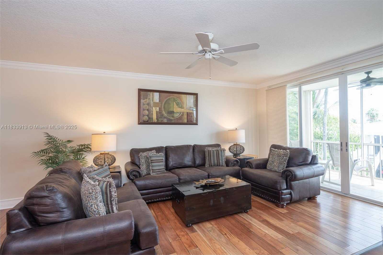 Small Image of 101 GULFVIEW DR #202, Key Colony Number 17