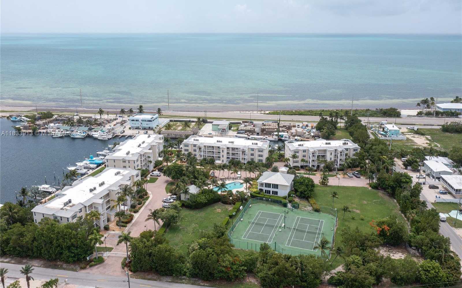 Small Image of 101 GULFVIEW DR #202, Key Colony Number 2