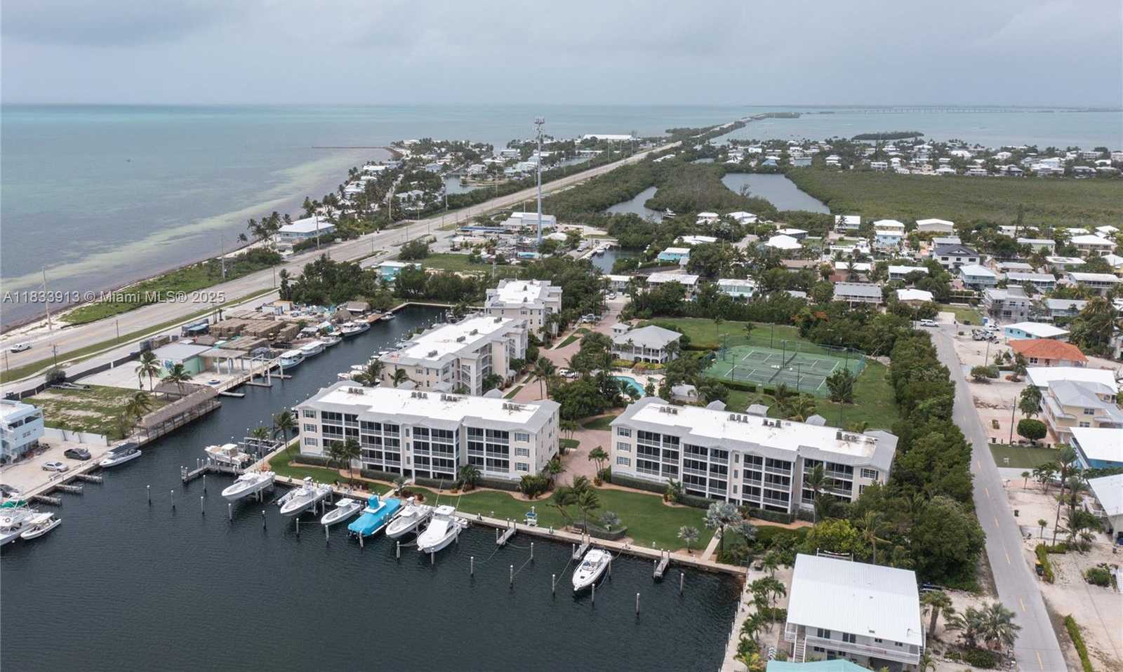 Small Image of 101 GULFVIEW DR #202, Key Colony Number 4