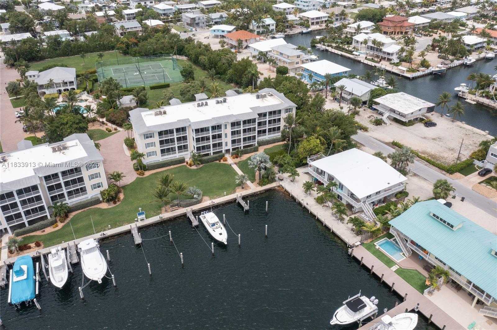 Small Image of 101 GULFVIEW DR #202, Key Colony Number 6