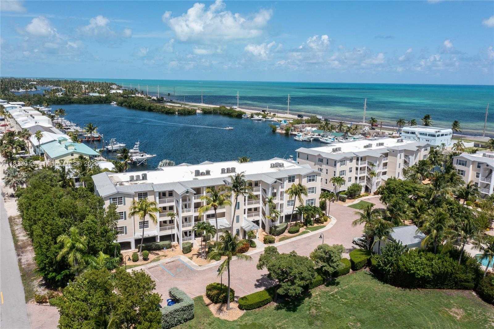 Small Image of 101 GULFVIEW DR #202, Key Colony Number 9