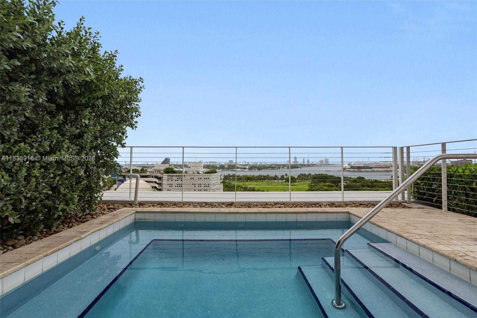 Small Image of 1040 BISCAYNE BLVD #2108, Miami Number 12