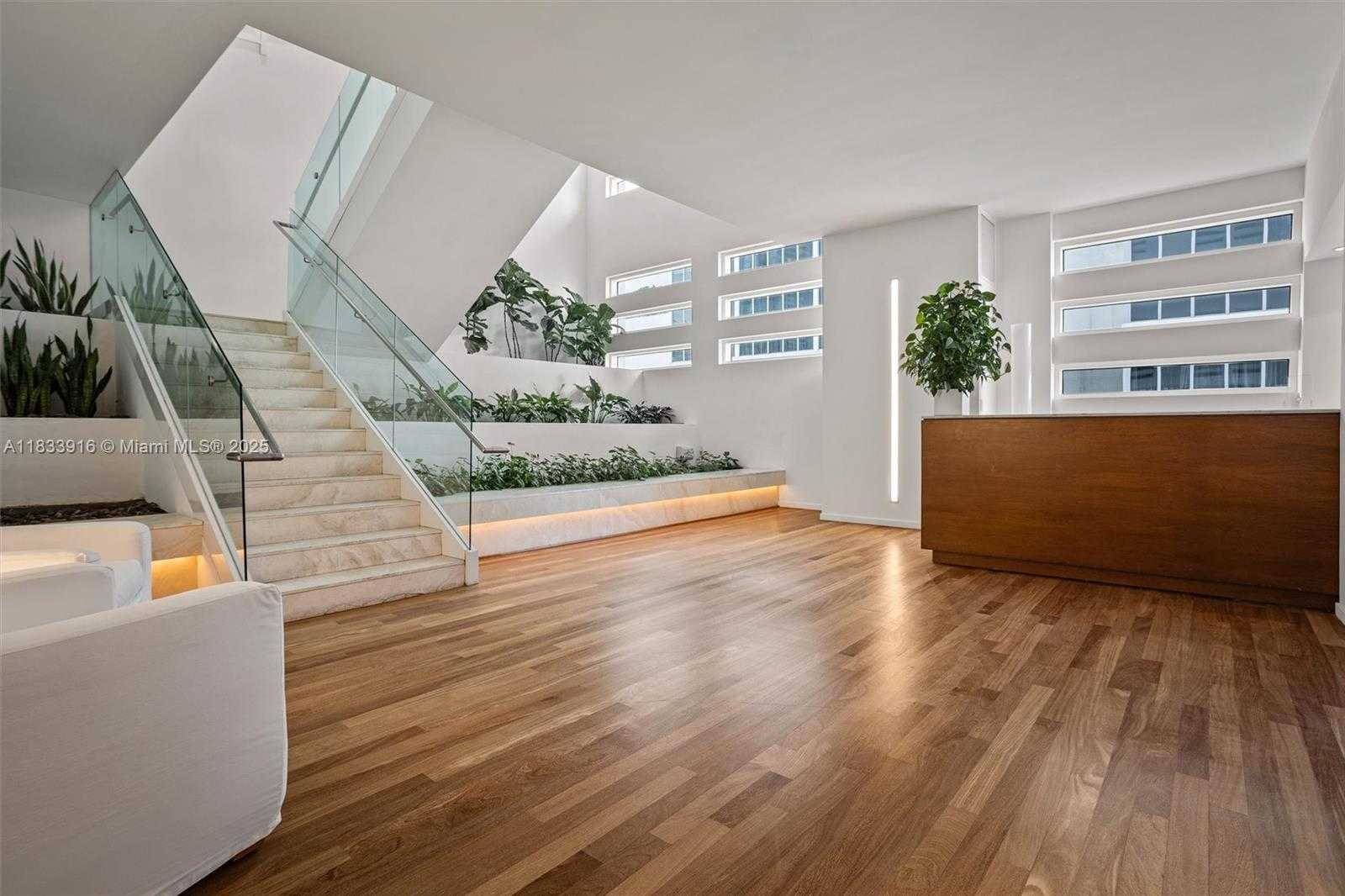 Small Image of 1040 BISCAYNE BLVD #2108, Miami Number 18