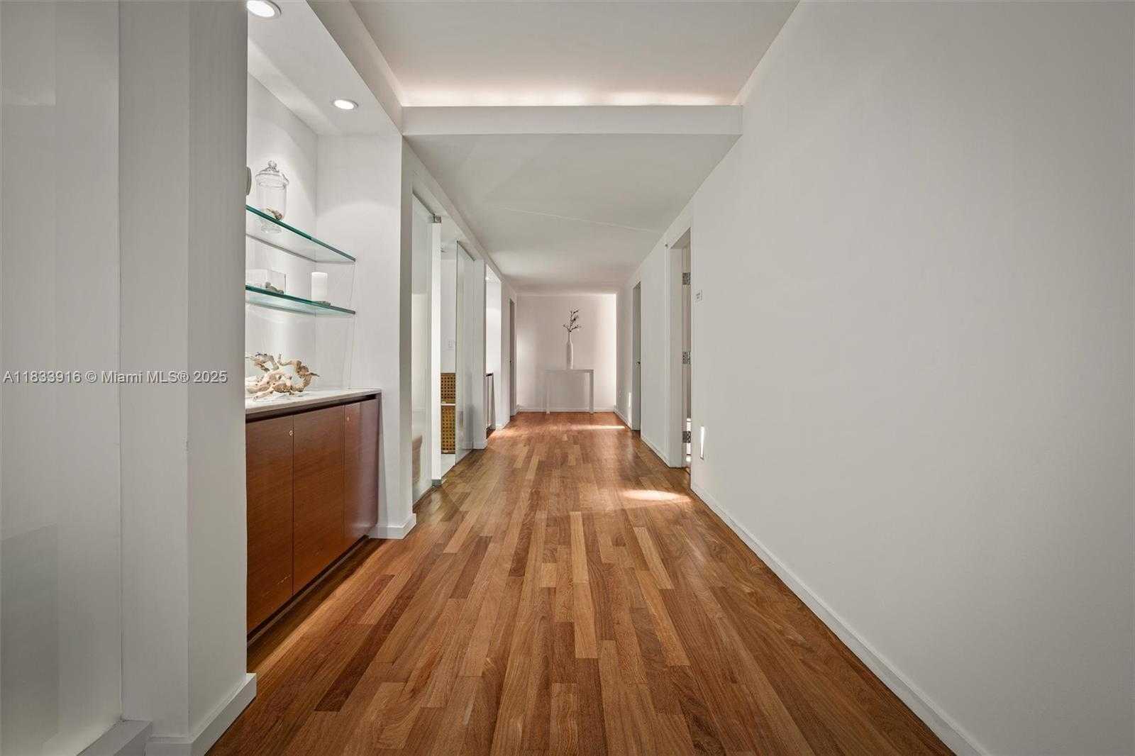 Small Image of 1040 BISCAYNE BLVD #2108, Miami Number 19