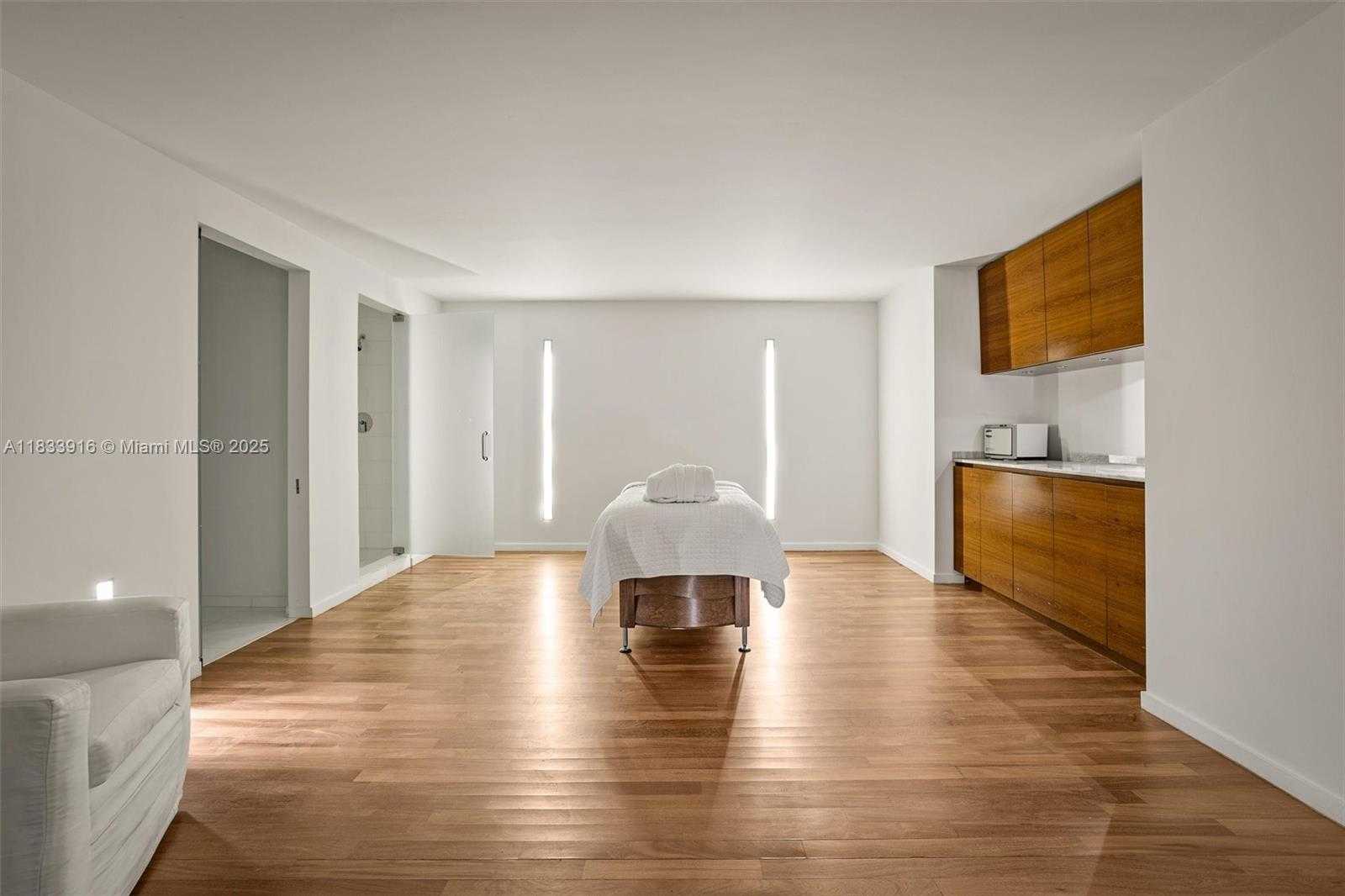 Small Image of 1040 BISCAYNE BLVD #2108, Miami Number 20