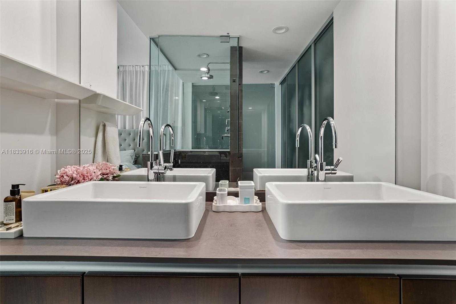 Small Image of 1040 BISCAYNE BLVD #2108, Miami Number 28