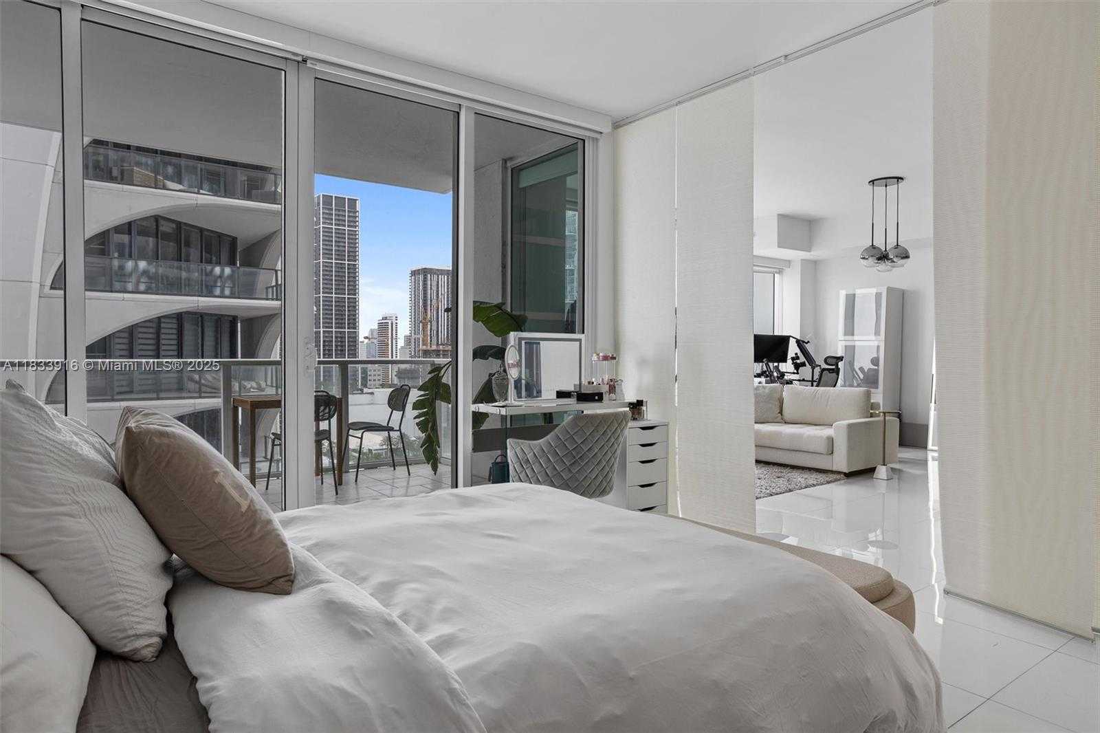 Small Image of 1040 BISCAYNE BLVD #2108, Miami Number 30