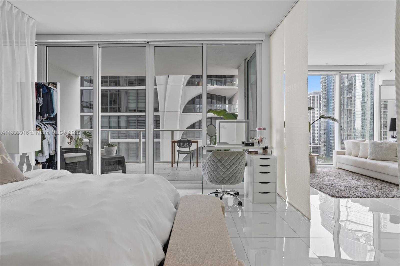 Small Image of 1040 BISCAYNE BLVD #2108, Miami Number 31