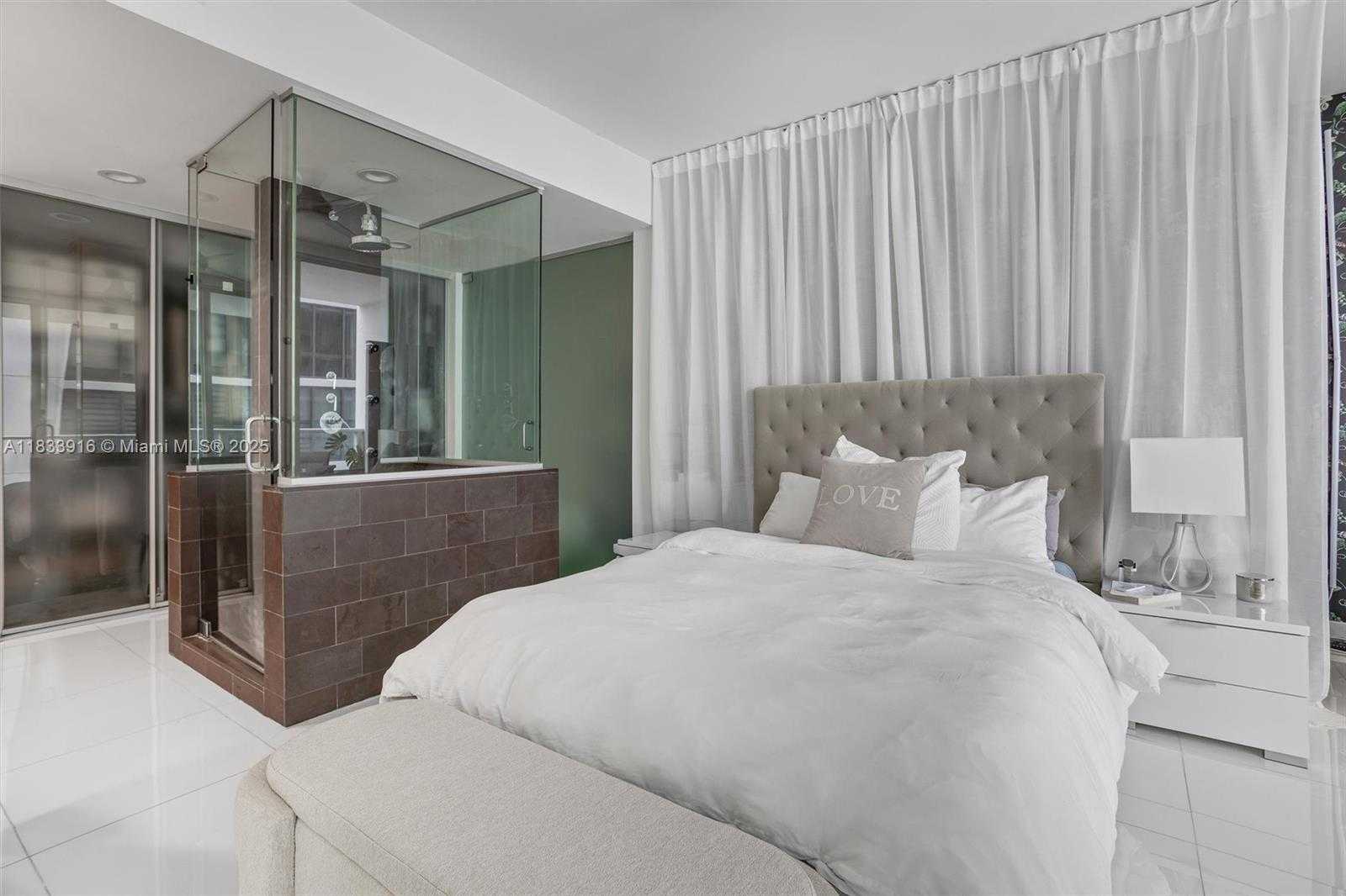 Small Image of 1040 BISCAYNE BLVD #2108, Miami Number 35