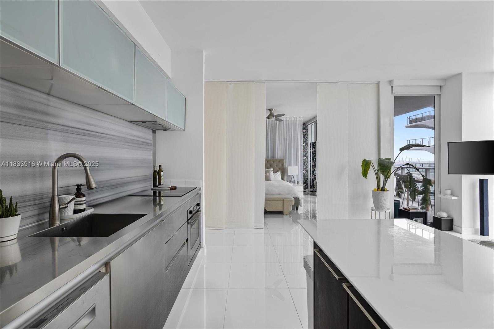 Small Image of 1040 BISCAYNE BLVD #2108, Miami Number 38