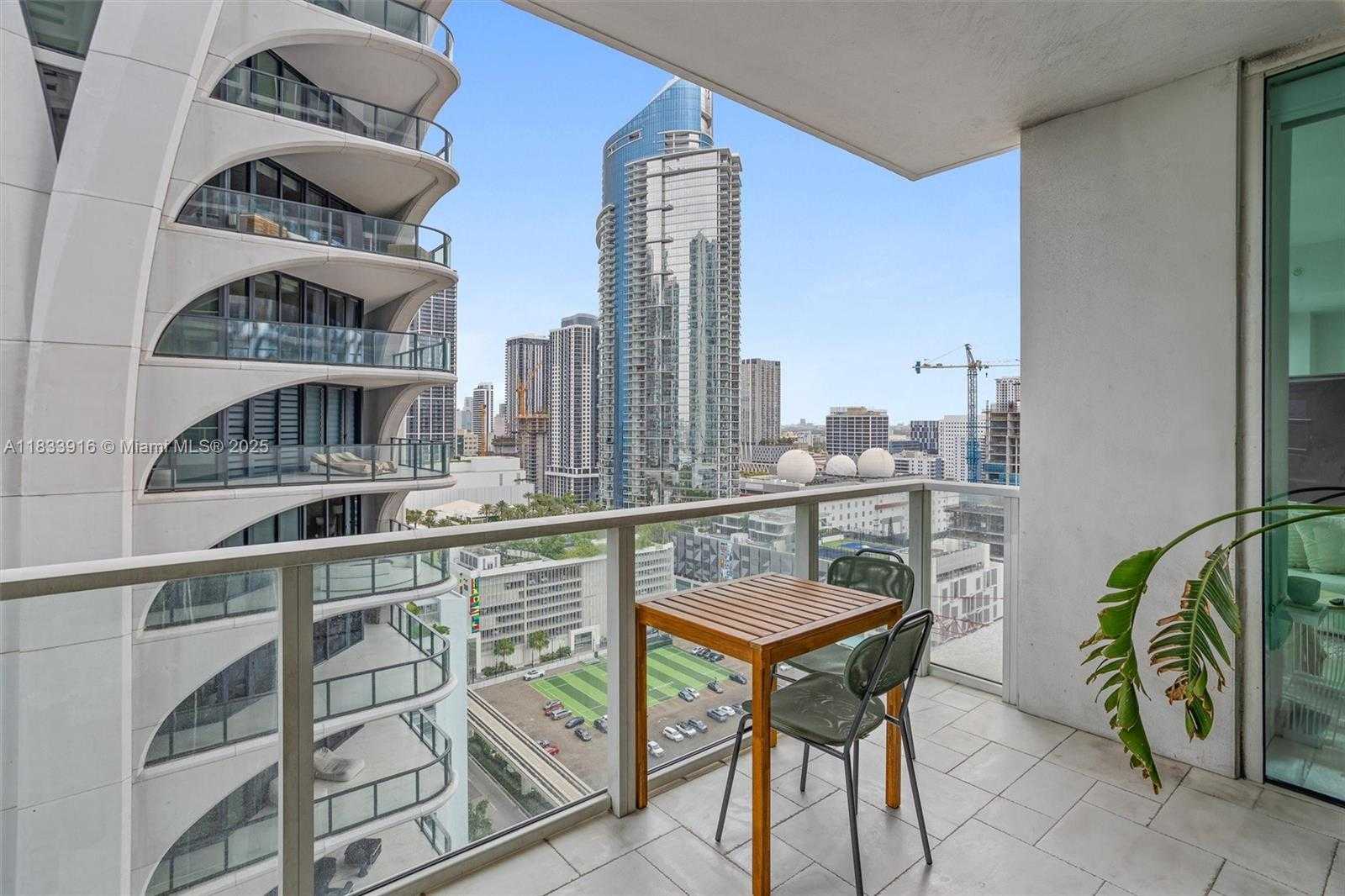 Small Image of 1040 BISCAYNE BLVD #2108, Miami Number 40