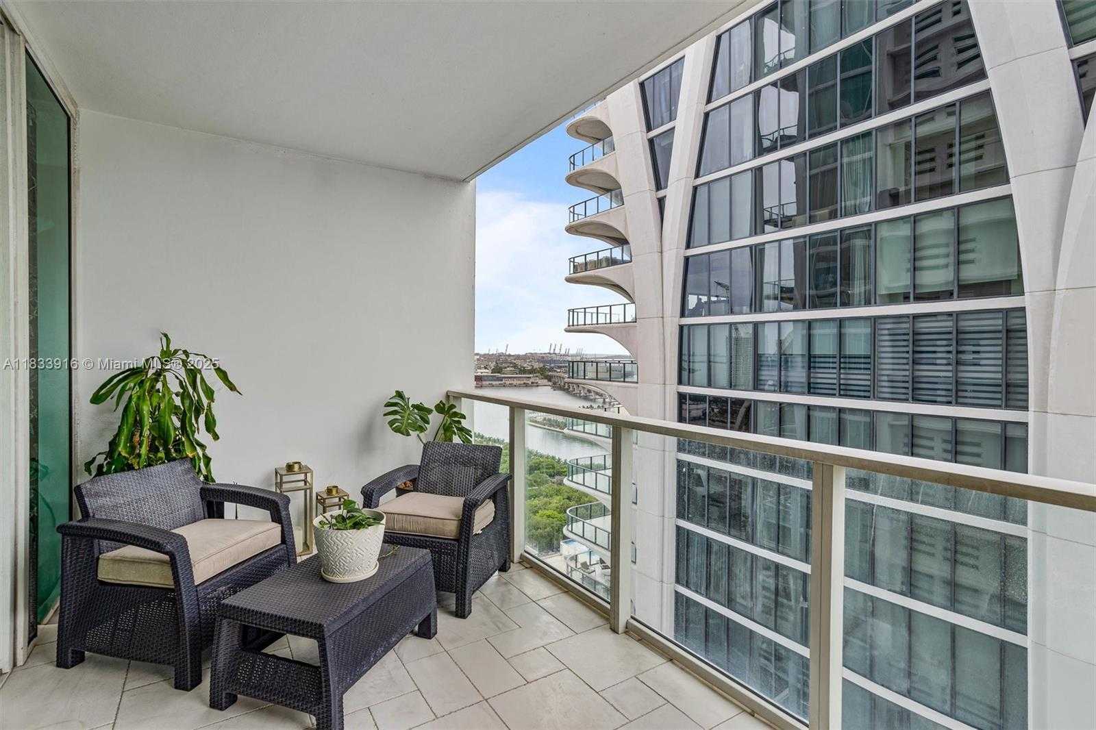 Small Image of 1040 BISCAYNE BLVD #2108, Miami Number 41