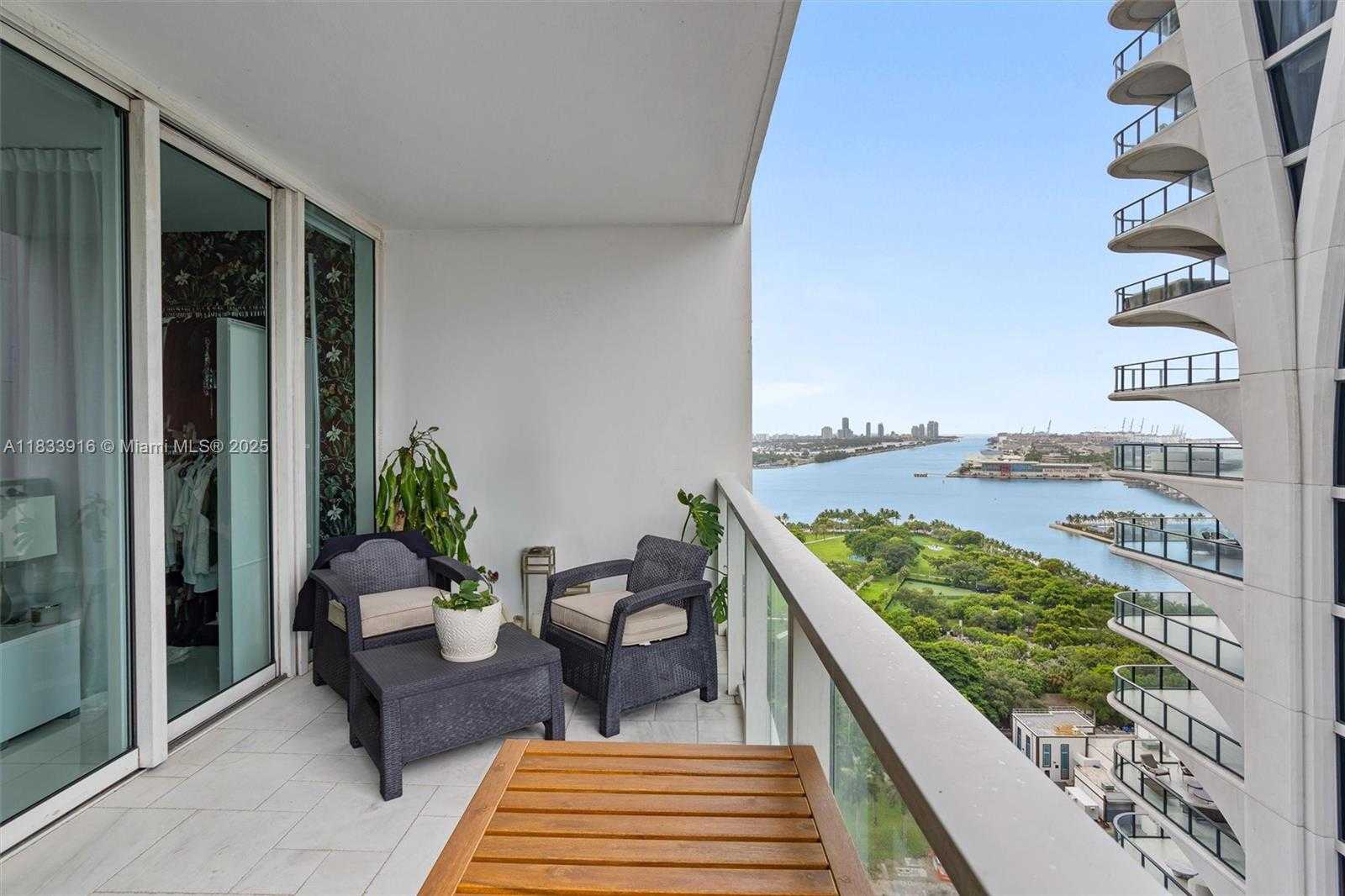 Small Image of 1040 BISCAYNE BLVD #2108, Miami Number 42