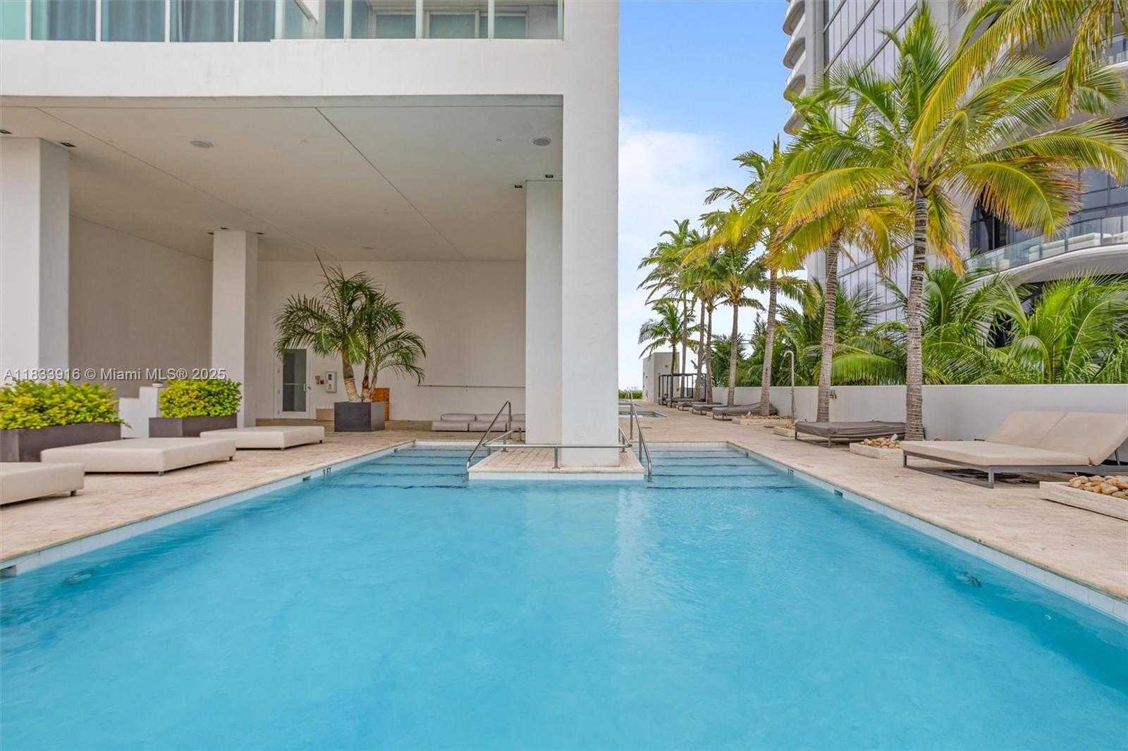 Small Image of 1040 BISCAYNE BLVD #2108, Miami Number 9