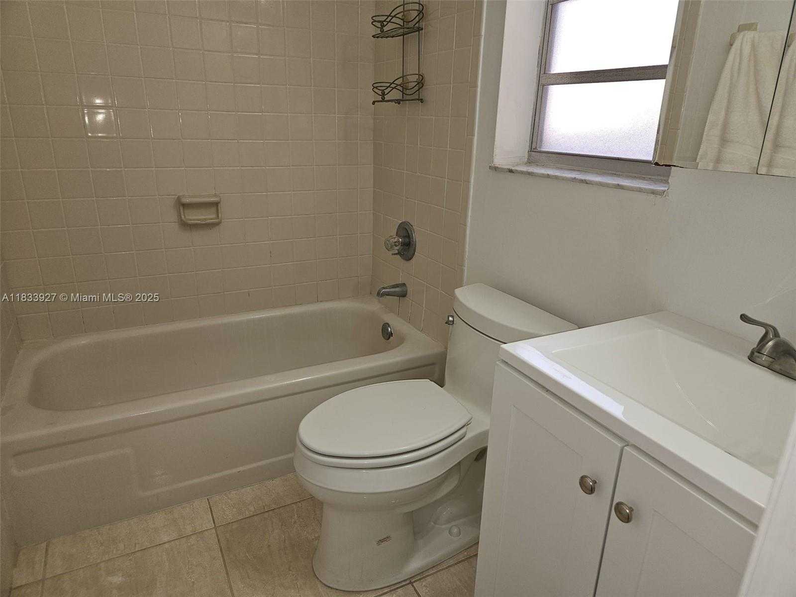 Small Image of 9199 FONTAINEBLEAU BLVD #6, Miami Number 16